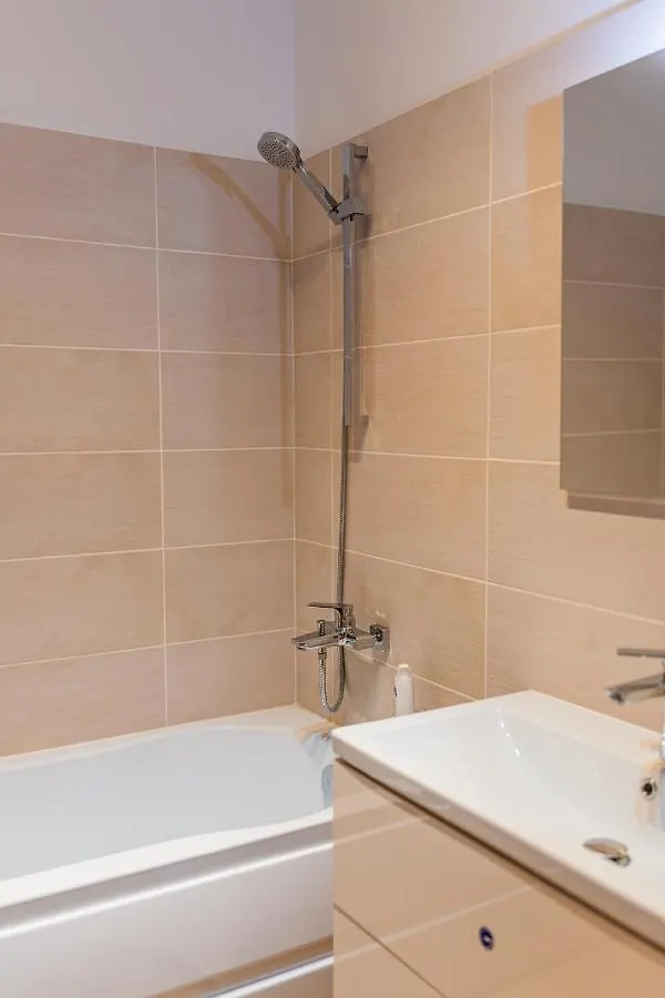 Apartment Sunny & Spacious Place With Breathtaking View Bucharest
