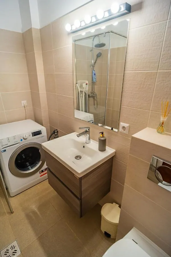 Sunny & Spacious Place With Breathtaking View Bucureşti