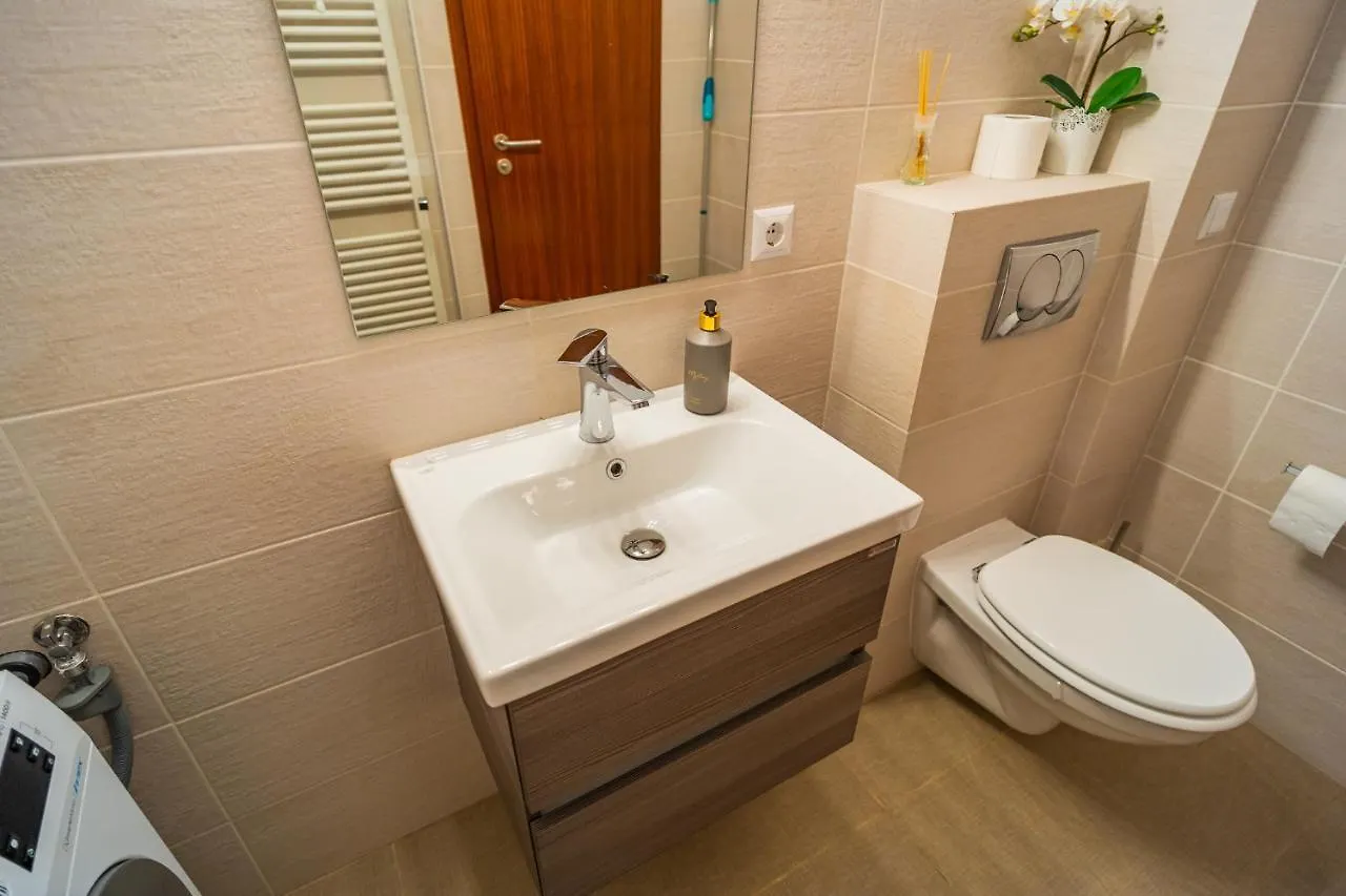 Sunny & Spacious Place With Breathtaking View Bucureşti România